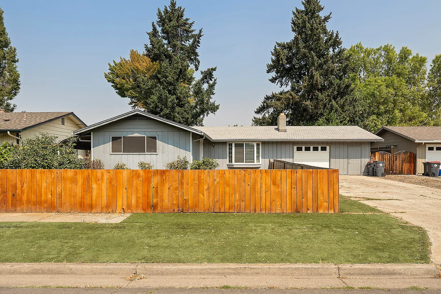 183 Dan Ave photo 1