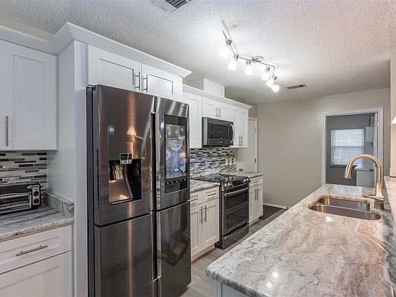 5th image of 7376 Baywoods Ln