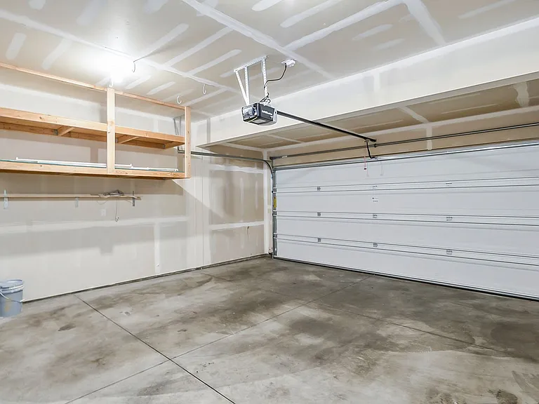 20519 SE Cameron Ave — Photo 16