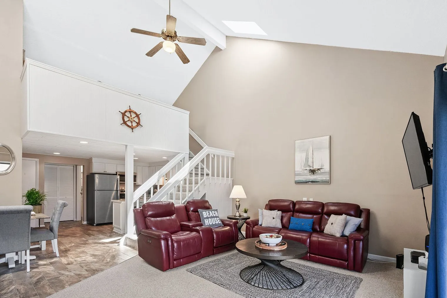 1 bed, 1.0 bath, 548 sqft, $3,308 — Photo 2