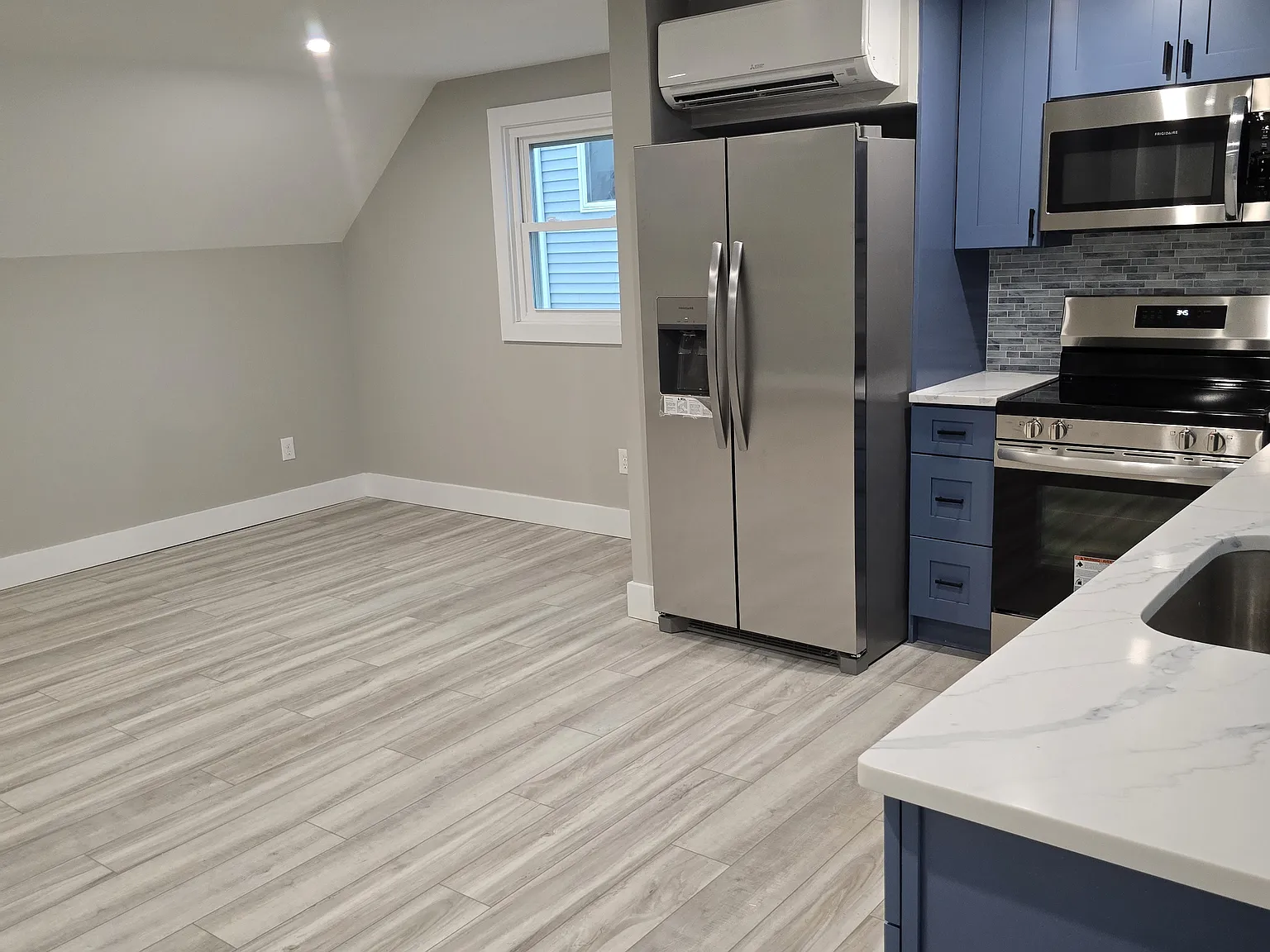 1 bed, 1000 sqft, $2,400 — Photo 2