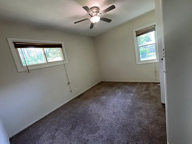 3515 Maplewood Blvd — Photo 10