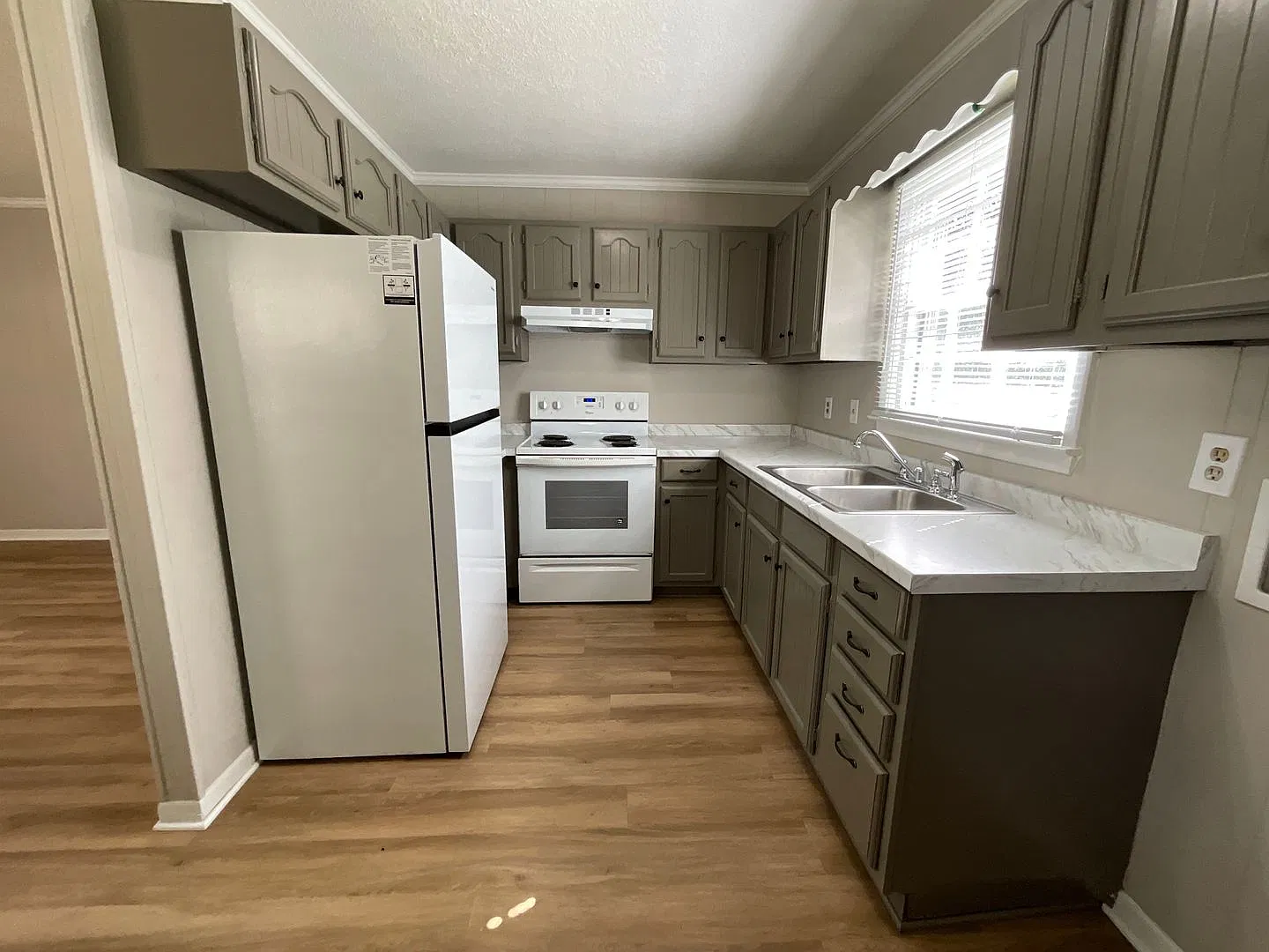 Only $995/mo! Completely Remodeled! Two bedroom, One Bathroom home in Northeastern GSO! — Photo 3