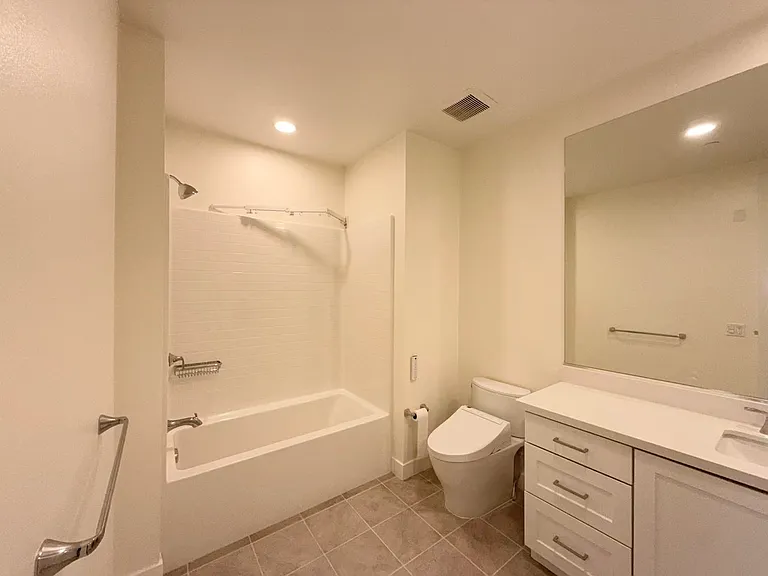 1300 Rivington — Photo 16