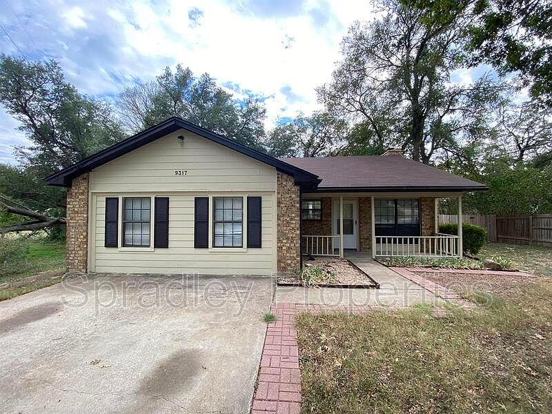 1st image of 9317 Oak Hills Dr