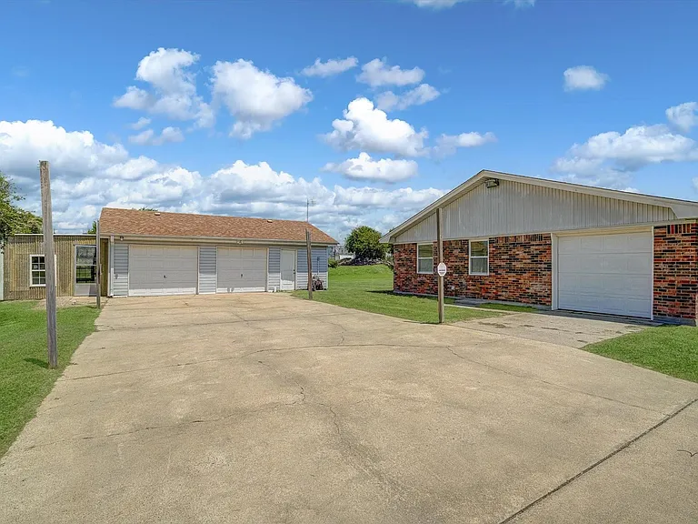 827 Pickney Ave — Photo 39