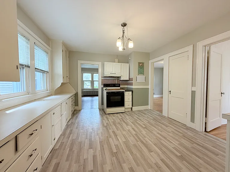 120 Cambridge St — Photo 25