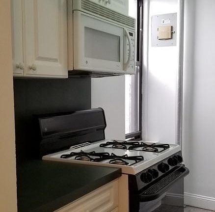 5th image of 245 W 75th St APT 4B