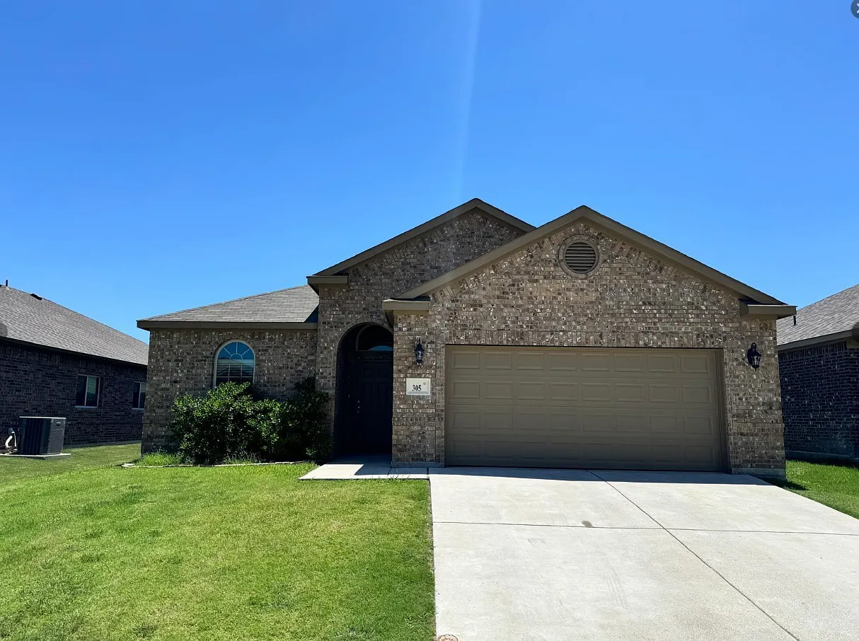 3 bed, 1450 sqft, $1,949 — Photo 2