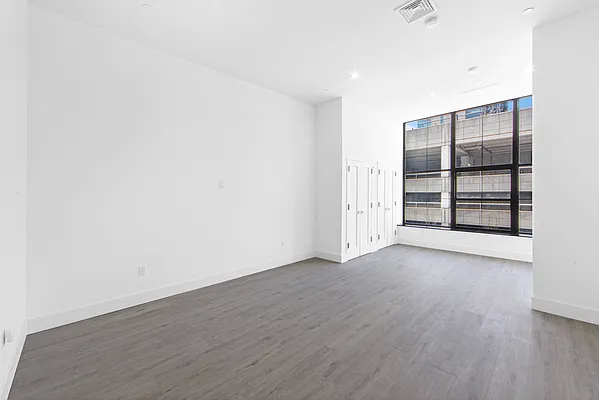 Rented by Charney Real Estate LLC | media 21