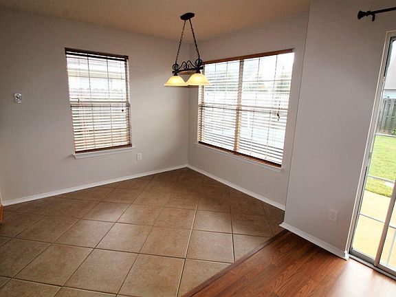 3rd image of 319 Mirabelle Dr