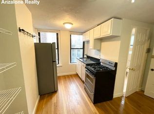 13 Charter St APT 4F, Boston, MA 02113