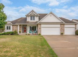 4930 Windsor Cir, Pleasant Hill, IA 50327