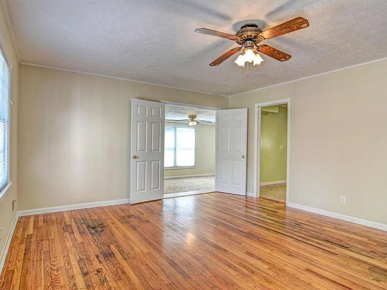 5333 Ridgewood Heights Dr — Photo 2