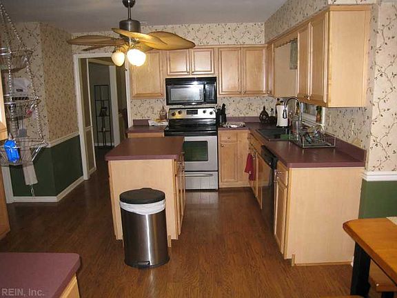 4th image of 1501 Gedney Ct