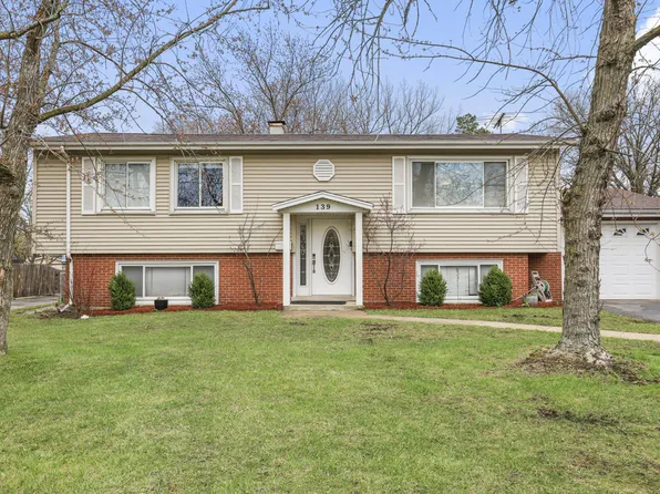 139 N Circle Ave, Bloomingdale, IL 60108