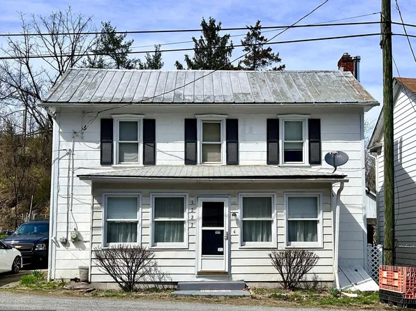 3227 Householder Rd, Hedgesville, WV 25427