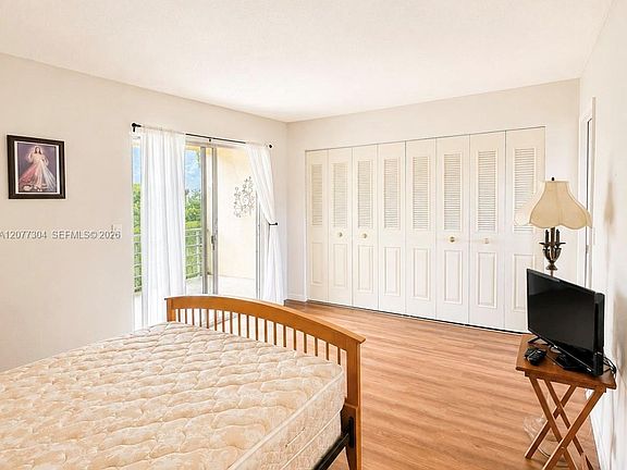 4th image of 316 Southampton Dr #A