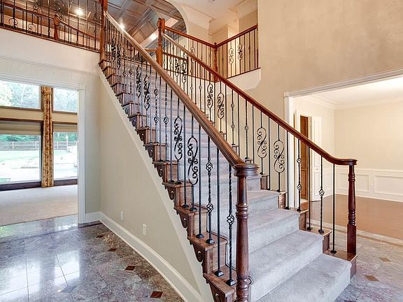 5th image of 5409 Thistle Hill Cir