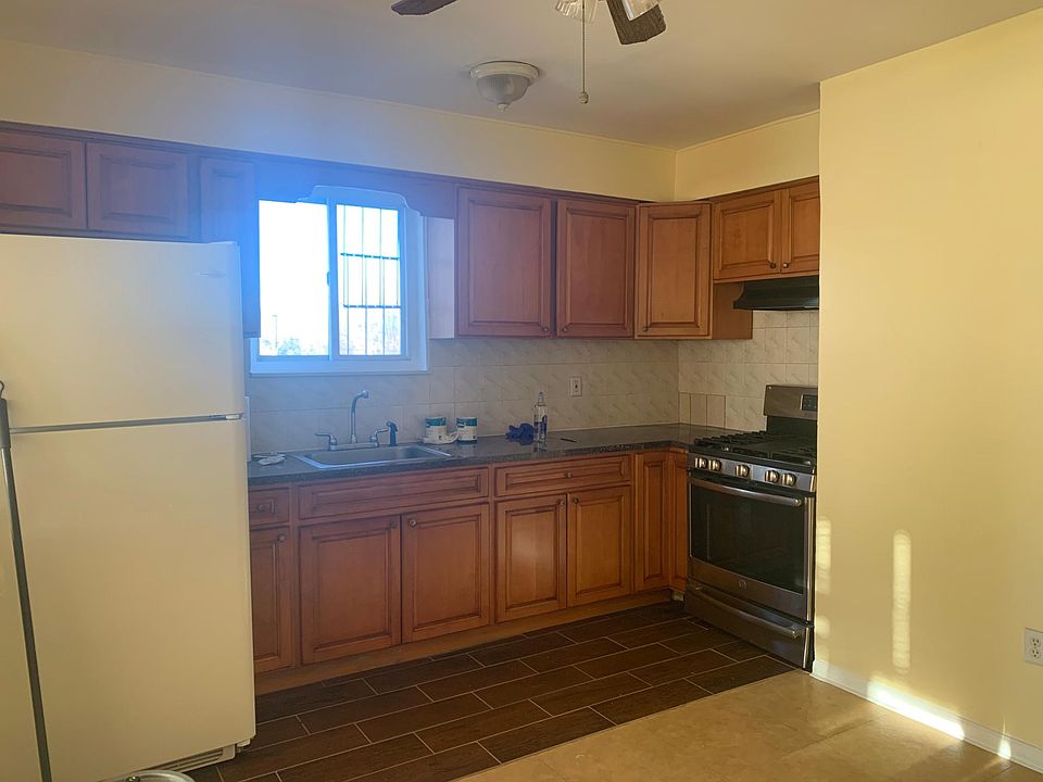 1st image of 280 Graff Ave #3