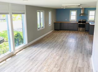 37 Commerce St, Clinton, CT 06413