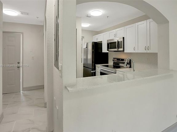 5th image of 7991 NW 8th St APT 113B
