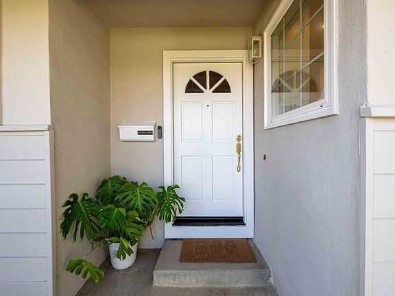 2nd image of 4547 La Salle Ave