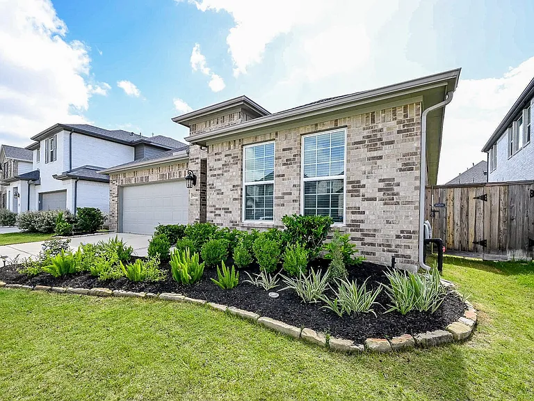 9222 Dearborn Knoll Dr — Photo 2