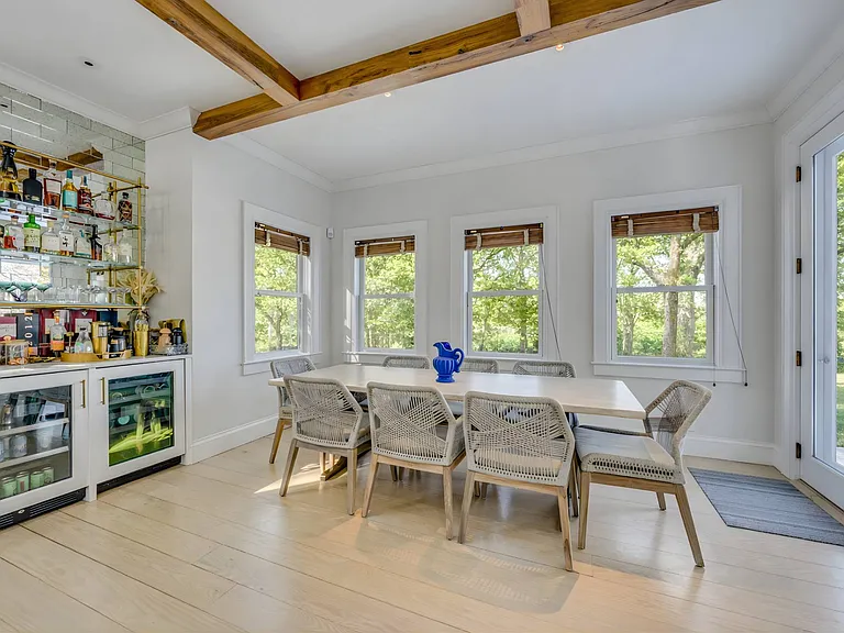 203 Noyack Rd — Photo 8