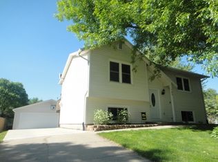 785 Prairie Ridge Rd, North Liberty, IA 52317