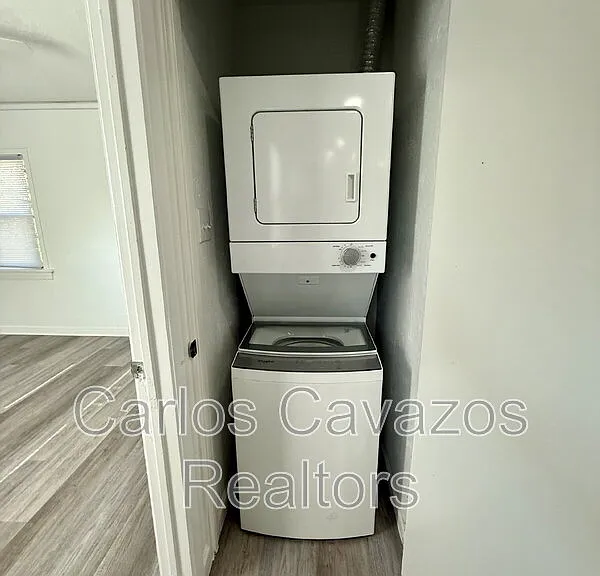 1617 Meadowbrook Dr — Photo 14
