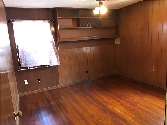 5th image of 916 E Fuller Ave