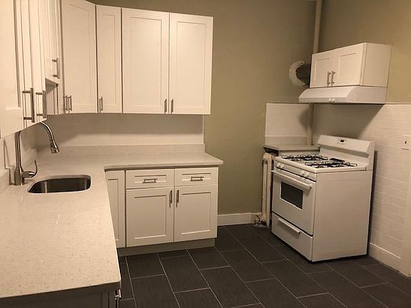 2nd image of 21 Park Vale Ave APT 3