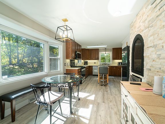 Breakfast area with gas fireplace