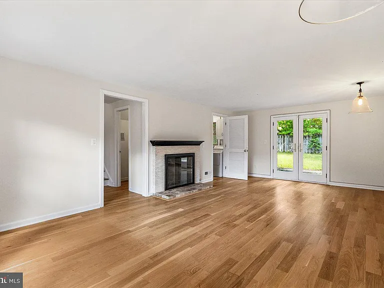 38 Robert Rd — Photo 10