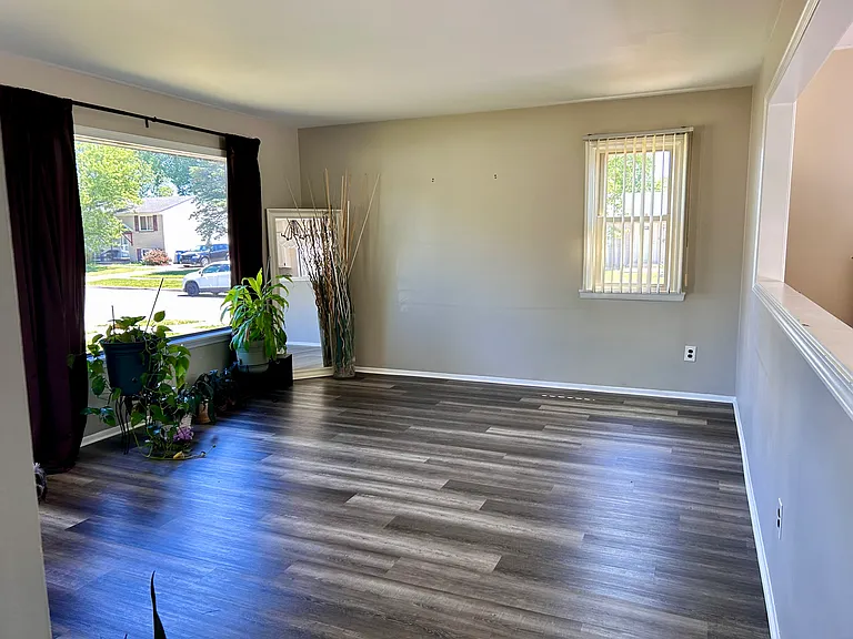 38485 Monmouth St — Photo 33