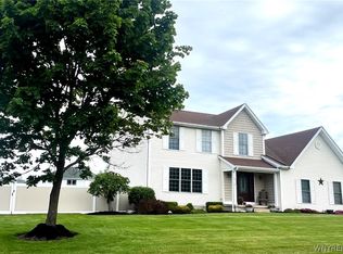 3499 Parkwood Cmn, Hamburg, NY 14075