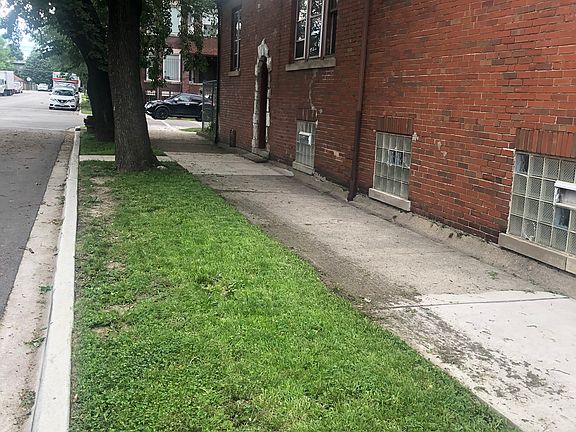 3rd image of 5359 S Justine St
