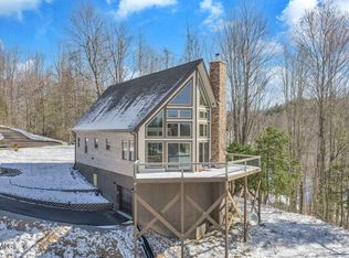 550 Ridgeview Dr, Mountain City, TN 37683