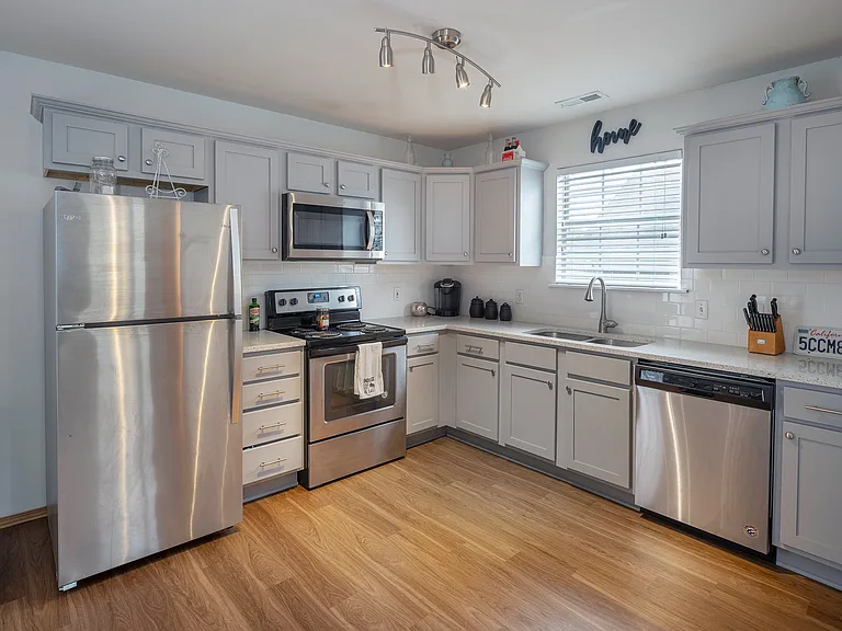 Ranch Way Townhomes — Photo 6