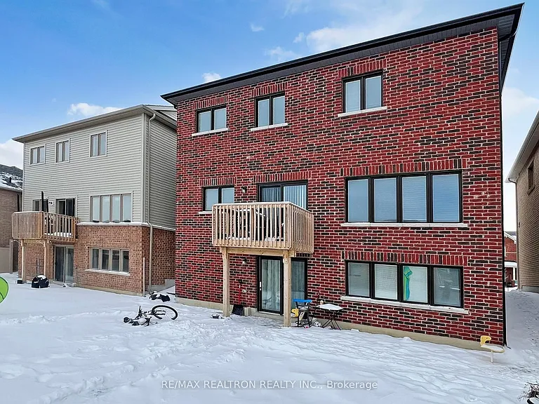 22 Pietrowski Dr #UPPER — Photo 43