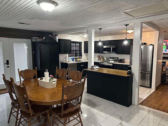 2nd image of 2219 Norwood Blvd