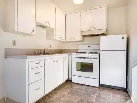 3rd image of 206 N Flume St #0