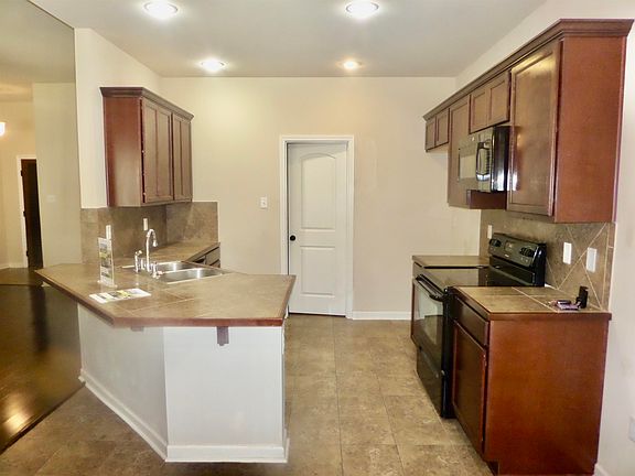 2nd image of 202 Herrington Dr