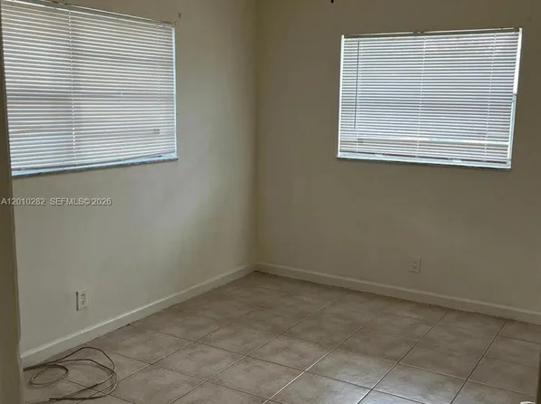 7721 SW 10th Ct APT B, Pompano Beach, FL 33068