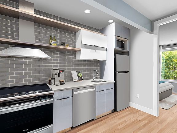 3rd image of 473 Kosciusko St #4B