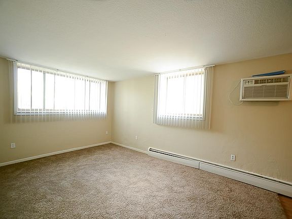 3rd image of 3608 Minnehaha Ave
