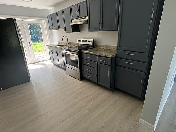 3rd image of 628 19th St