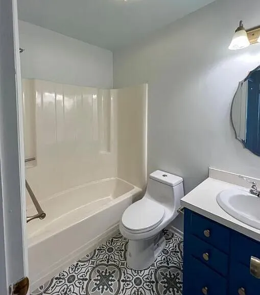 526 Embassy Dr — Photo 13