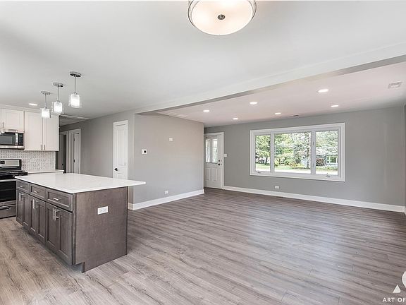 4th image of 8331 Hillcrest Dr